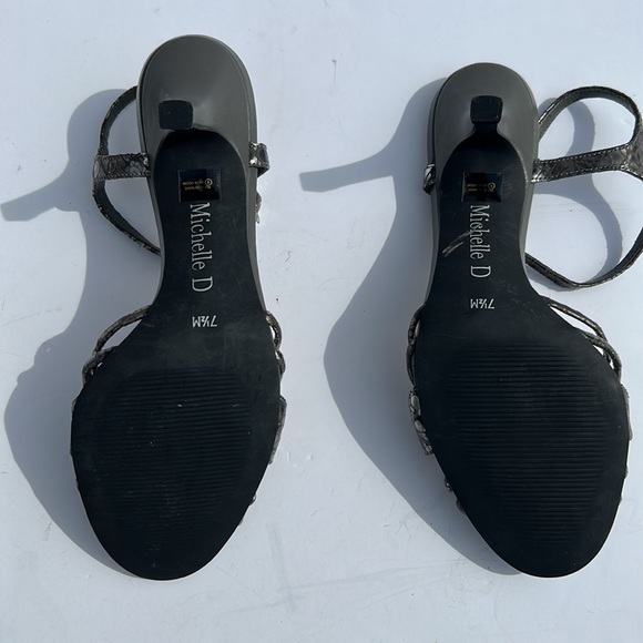 Size 7.5M Michelle D Gray Sandals - Picture 3 of 8